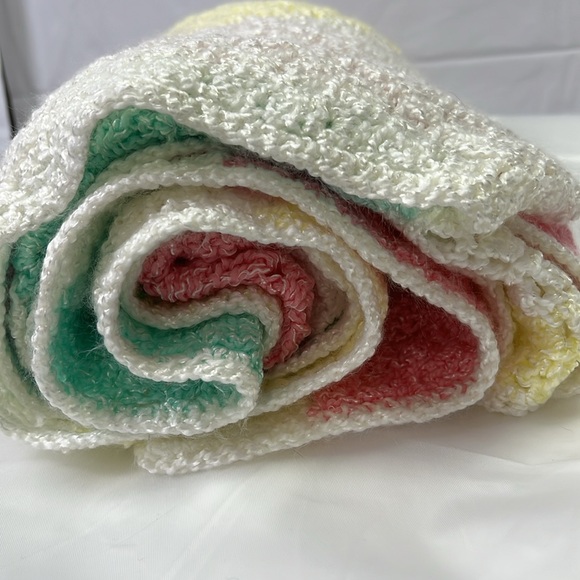 Hand Knit Silky Soft Throw Blanket 42x47 - Picture 13 of 13